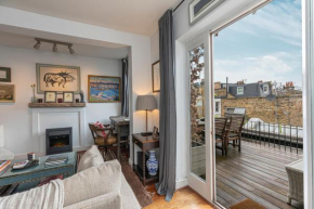 Stylish 2-bed flat w/ terrace near Battersea Park